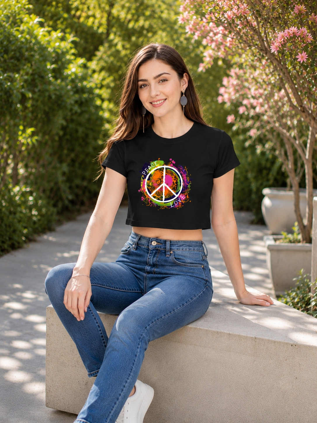 ONROGUE WOMEN'S PEACE & LOVE GRAPHIC CROP TOP